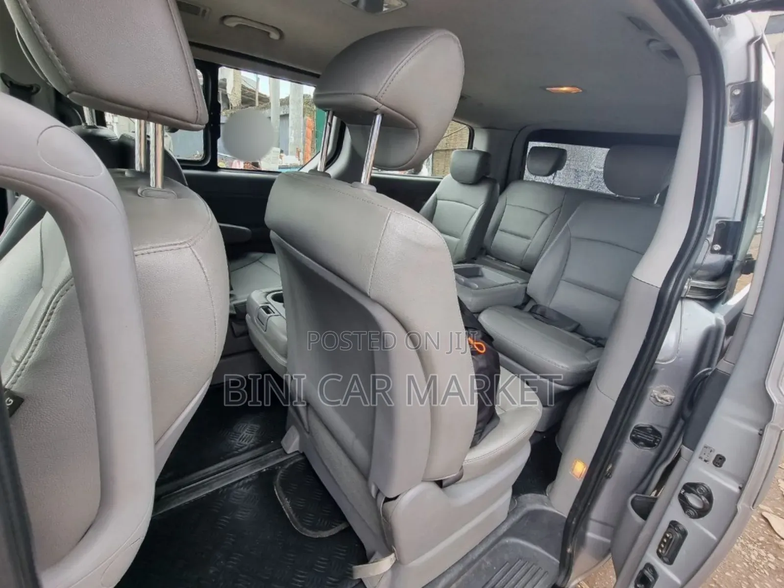 Hyundai Starex 2022 Silver