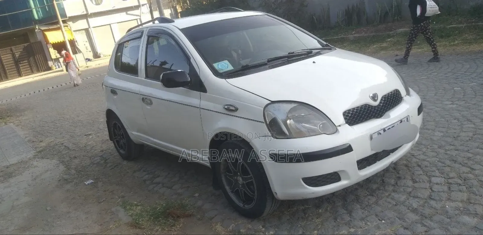 Toyota Vitz 2004 White