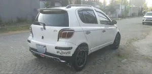 Toyota Vitz 2004 White