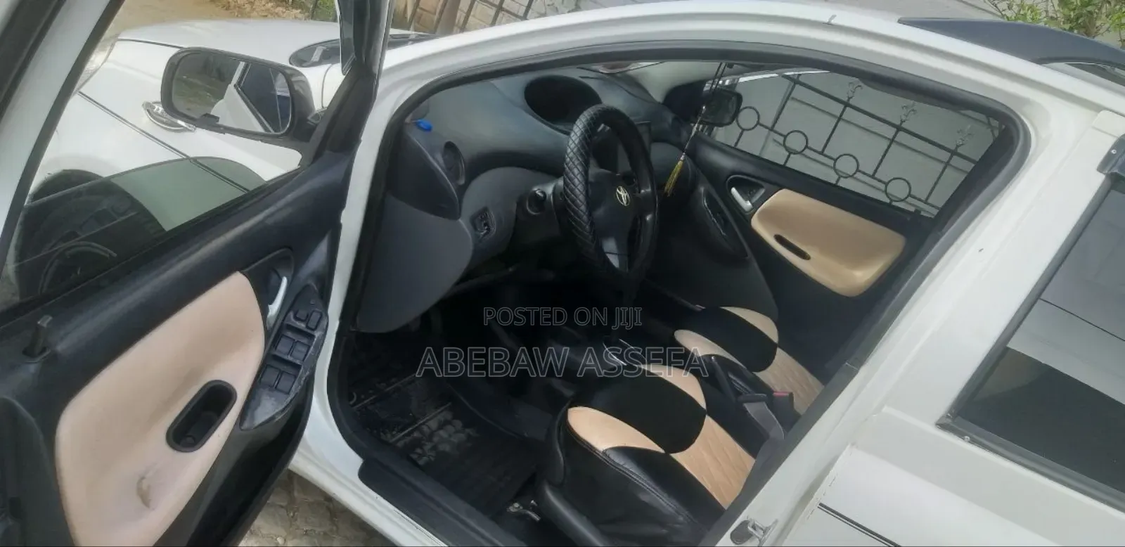 Toyota Vitz 2004 White