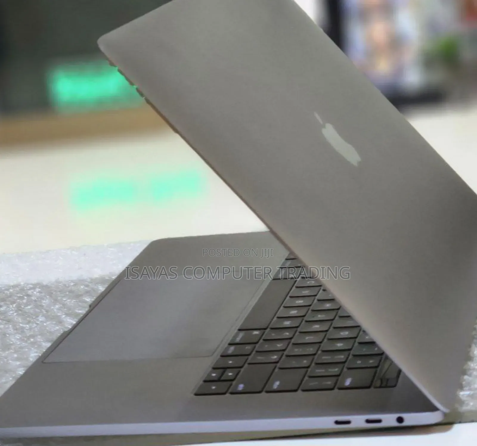 New Laptop Apple MacBook Pro 2017 16GB Intel Core I7 SSD 512GB