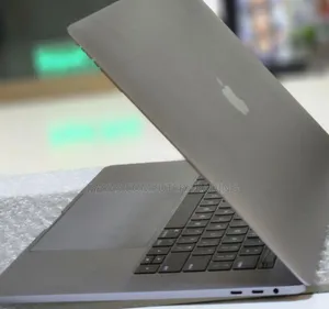 New Laptop Apple MacBook Pro 2017 16GB Intel Core I7 SSD 512GB