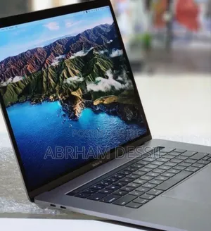 Photo - New Laptop Apple MacBook Pro 2017 16GB Intel Core I7 SSD 512GB