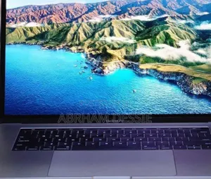 New Laptop Apple MacBook Pro 2017 16GB Intel Core I7 SSD 512GB