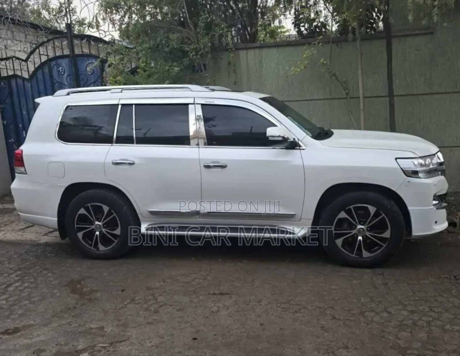 Toyota Land Cruiser 2021 White