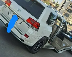 Toyota Land Cruiser 2021 White