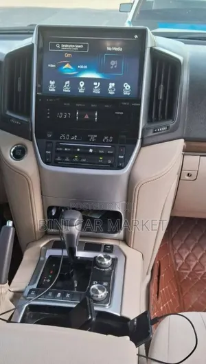 Toyota Land Cruiser 2021 White