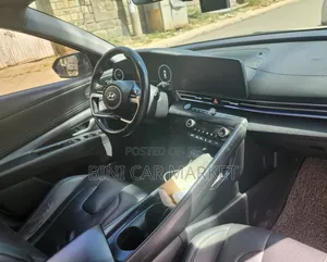 Hyundai Avante 2021 White