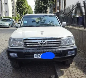 Photo - Toyota Land Cruiser 2006 White