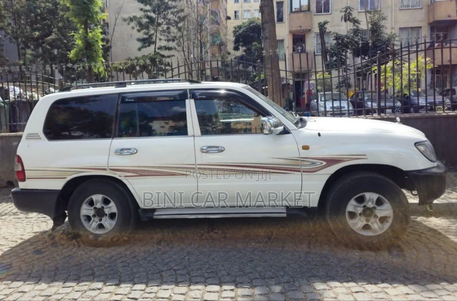 Toyota Land Cruiser 2006 White