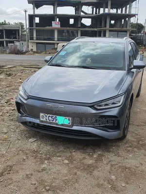 Photo - BYD E2 43 kWh 94 hp FWD 2024 Silver