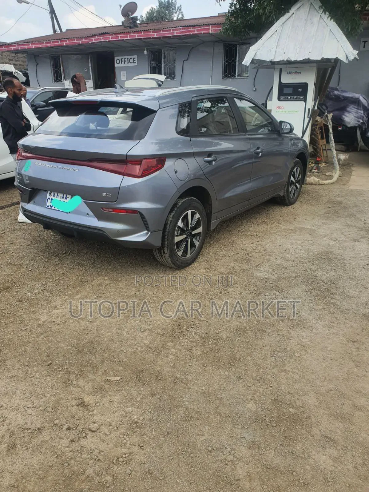 BYD E2 43 kWh 94 hp FWD 2024 Silver