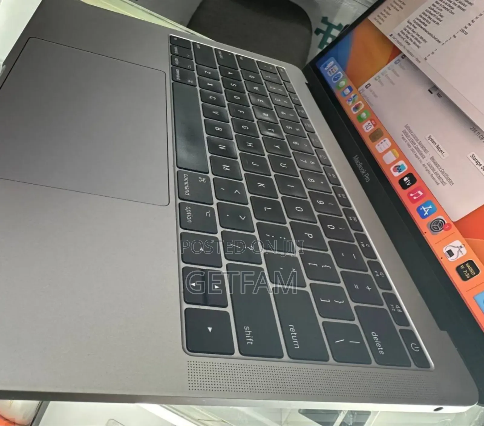 New Laptop Apple MacBook Pro 2017 8GB Intel SSD 512GB