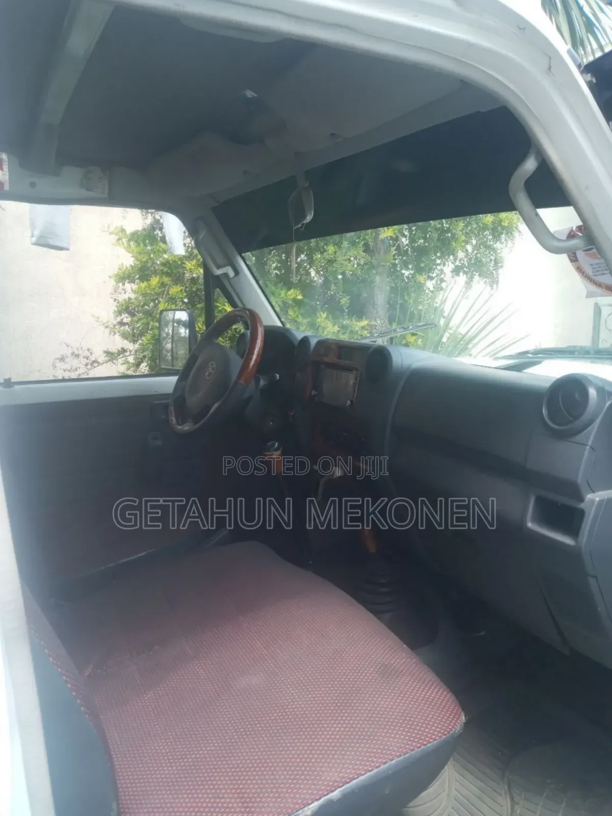 Toyota Land Cruiser 2011 White