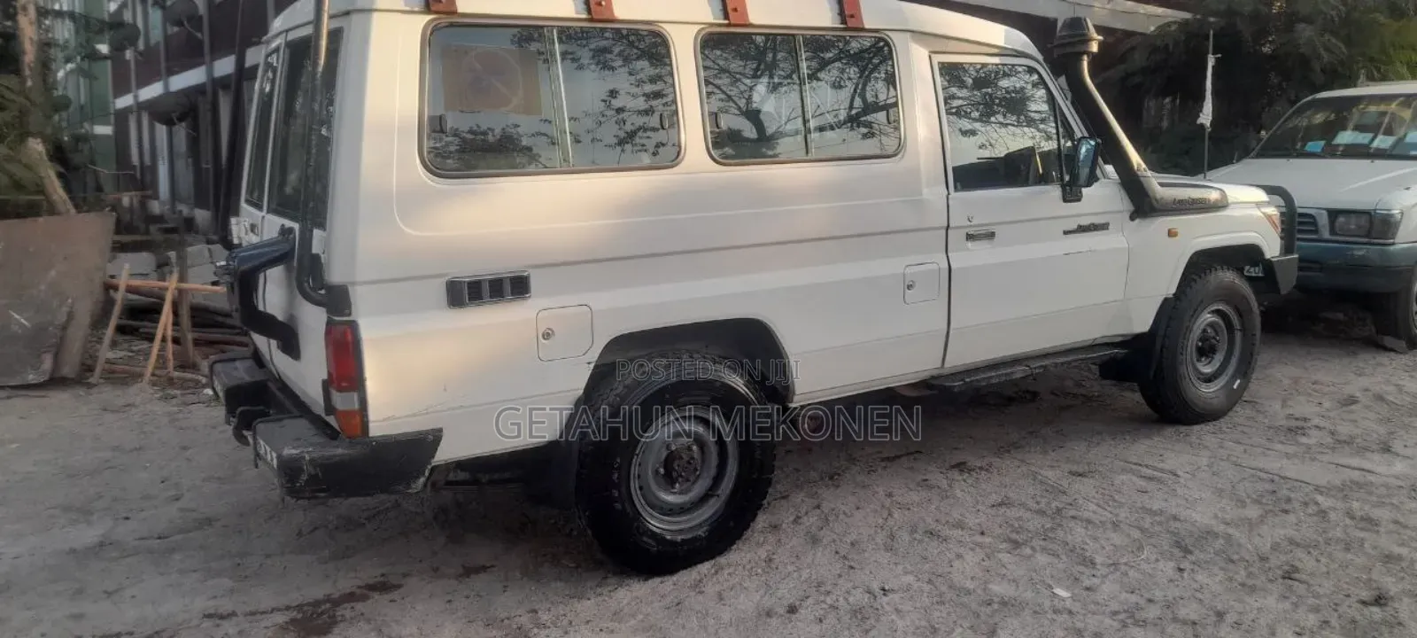 Toyota Land Cruiser 2011 White