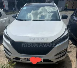 Photo - Hyundai Tucson 2018 White