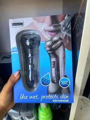 Photo - Philips Aquatouch Shaver Pt920