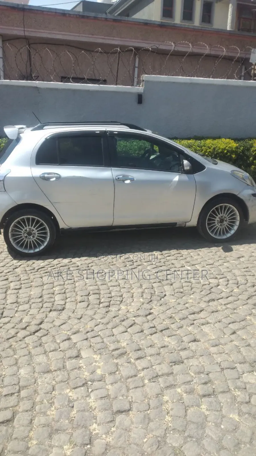 Toyota Vitz 2009 Silver