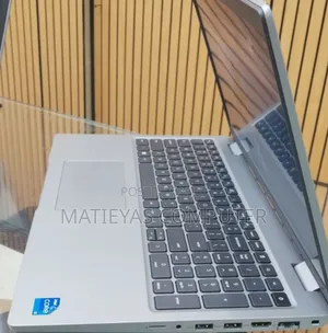 New Laptop Dell Latitude 5540 16GB Intel Core I5 SSD 512GB