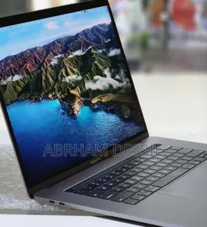 New Laptop Apple MacBook Pro 2017 16GB Intel Core I7 SSD 512GB