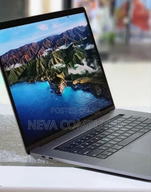 Photo - New Laptop Apple MacBook Pro 2017 16GB Intel Core i7 SSD 512GB