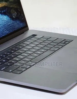 New Laptop Apple MacBook Pro 2019 16GB Intel Core I7 SSD 512GB