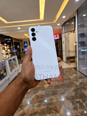 New Samsung Galaxy M42 5G 128 GB White