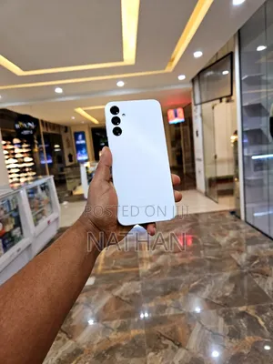 New Samsung Galaxy M42 5G 128 GB White