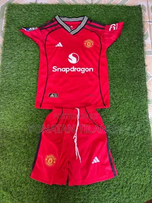 Photo - Kids Manchester United 25/26 Home Kit
