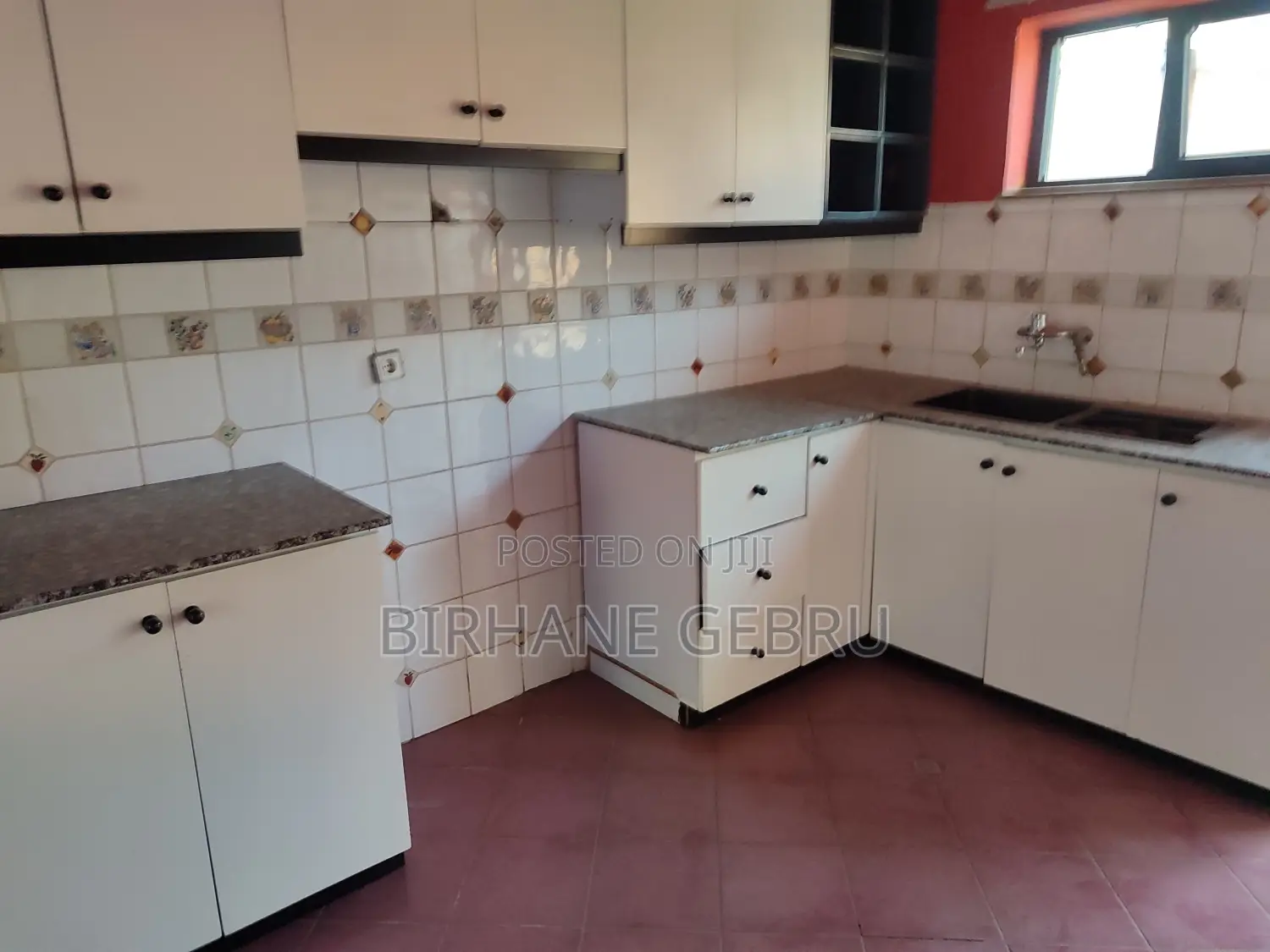 5bdrm House in G+1 House, Bole for rent