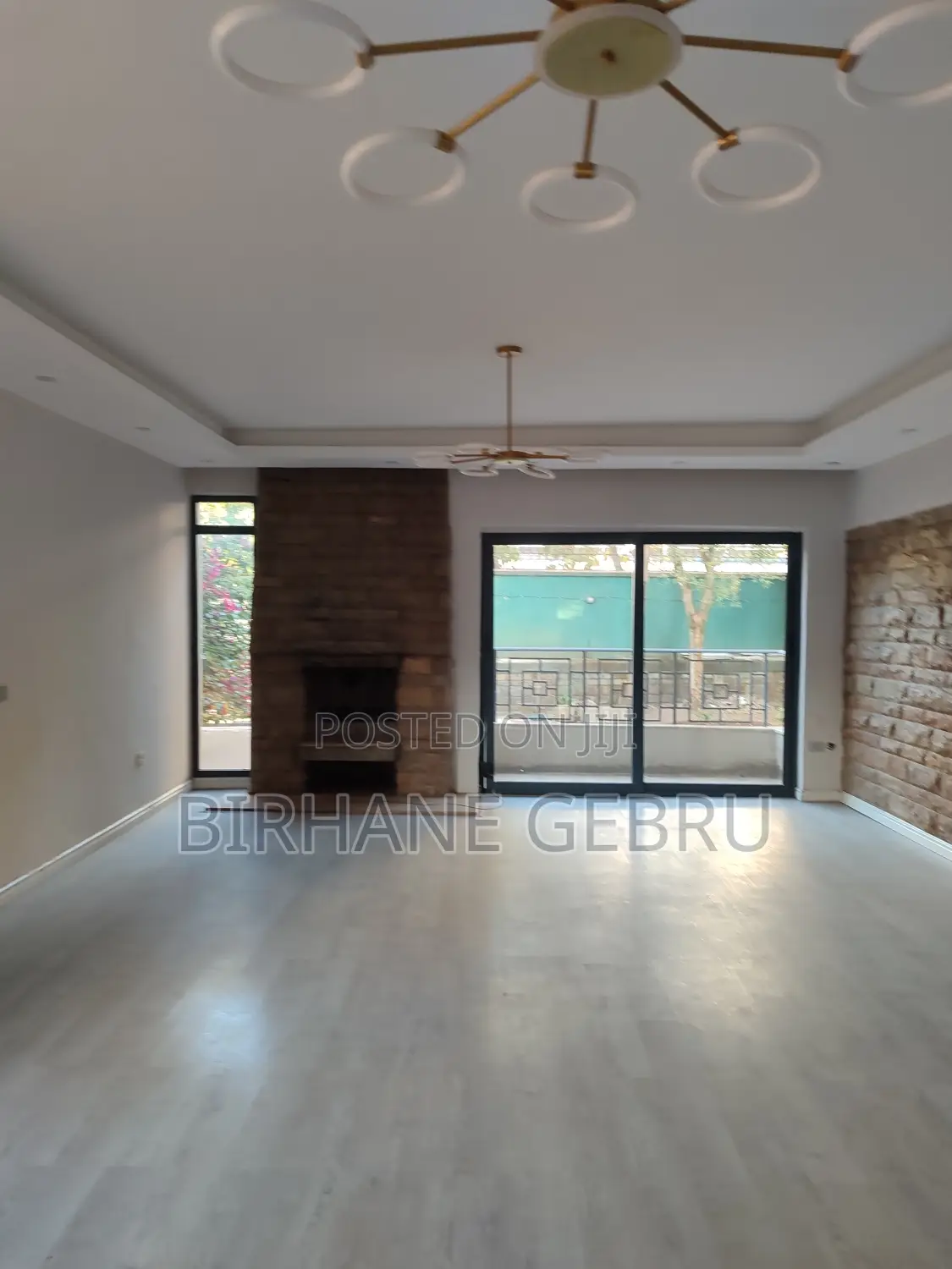 5bdrm House in G+1 House, Bole for rent