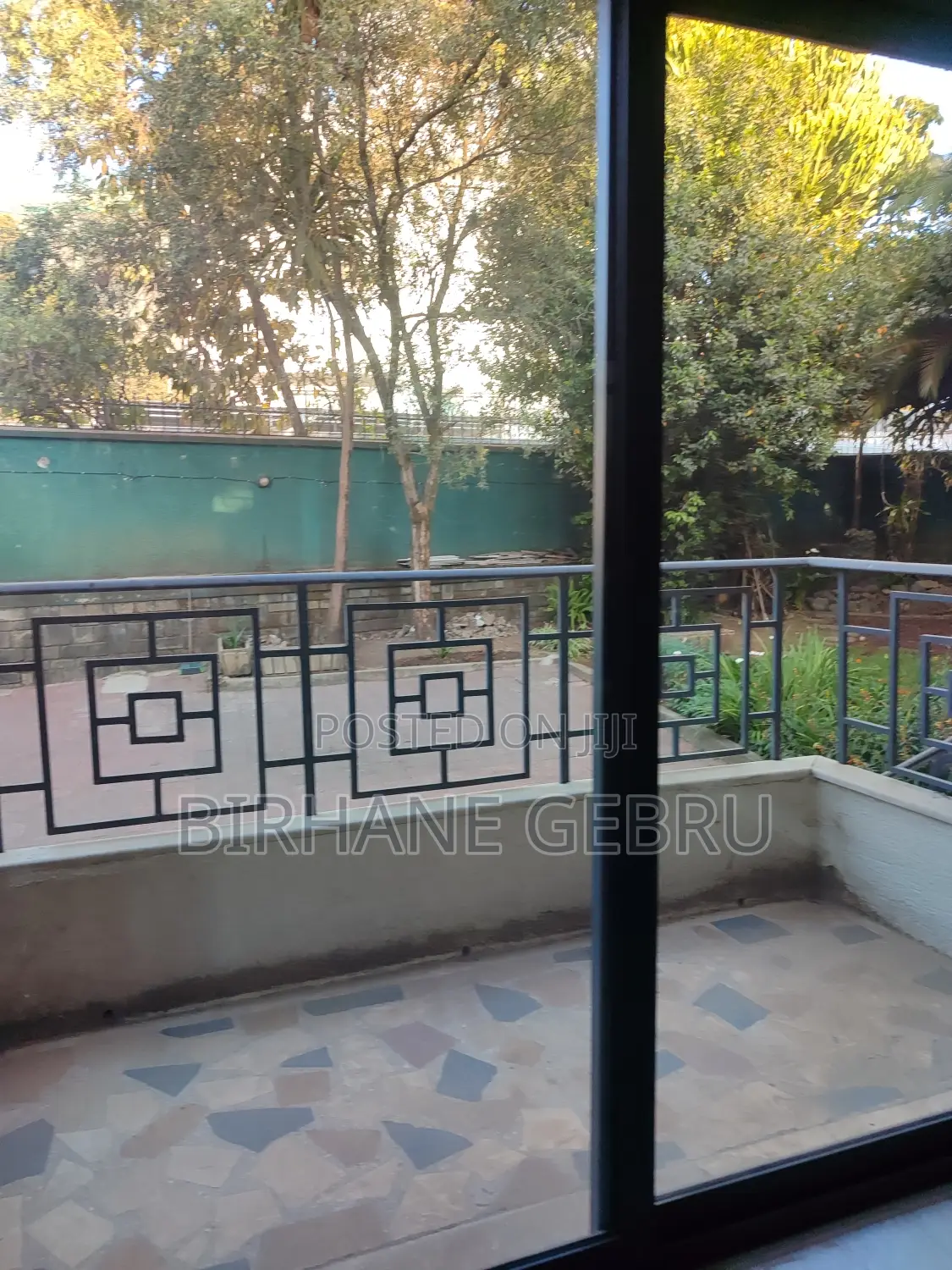 5bdrm House in G+1 House, Bole for rent