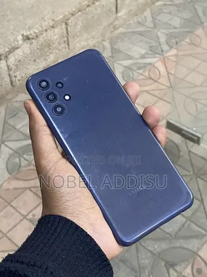 Photo - Samsung Galaxy A13 64 GB Black