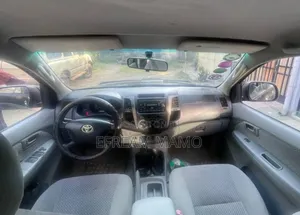 Toyota Hilux 2009 Black