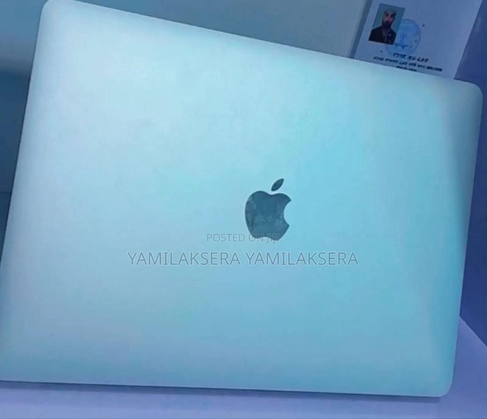 New Laptop Apple MacBook Pro 2022 M2 8GB Apple M2 SSD 256GB