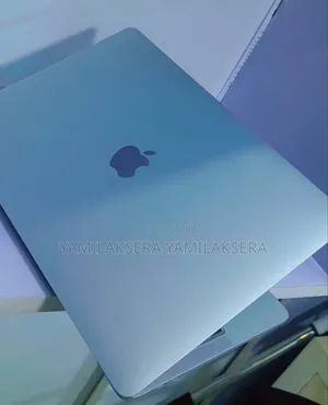 New Laptop Apple MacBook Pro 2022 M2 8GB Apple M2 SSD 256GB