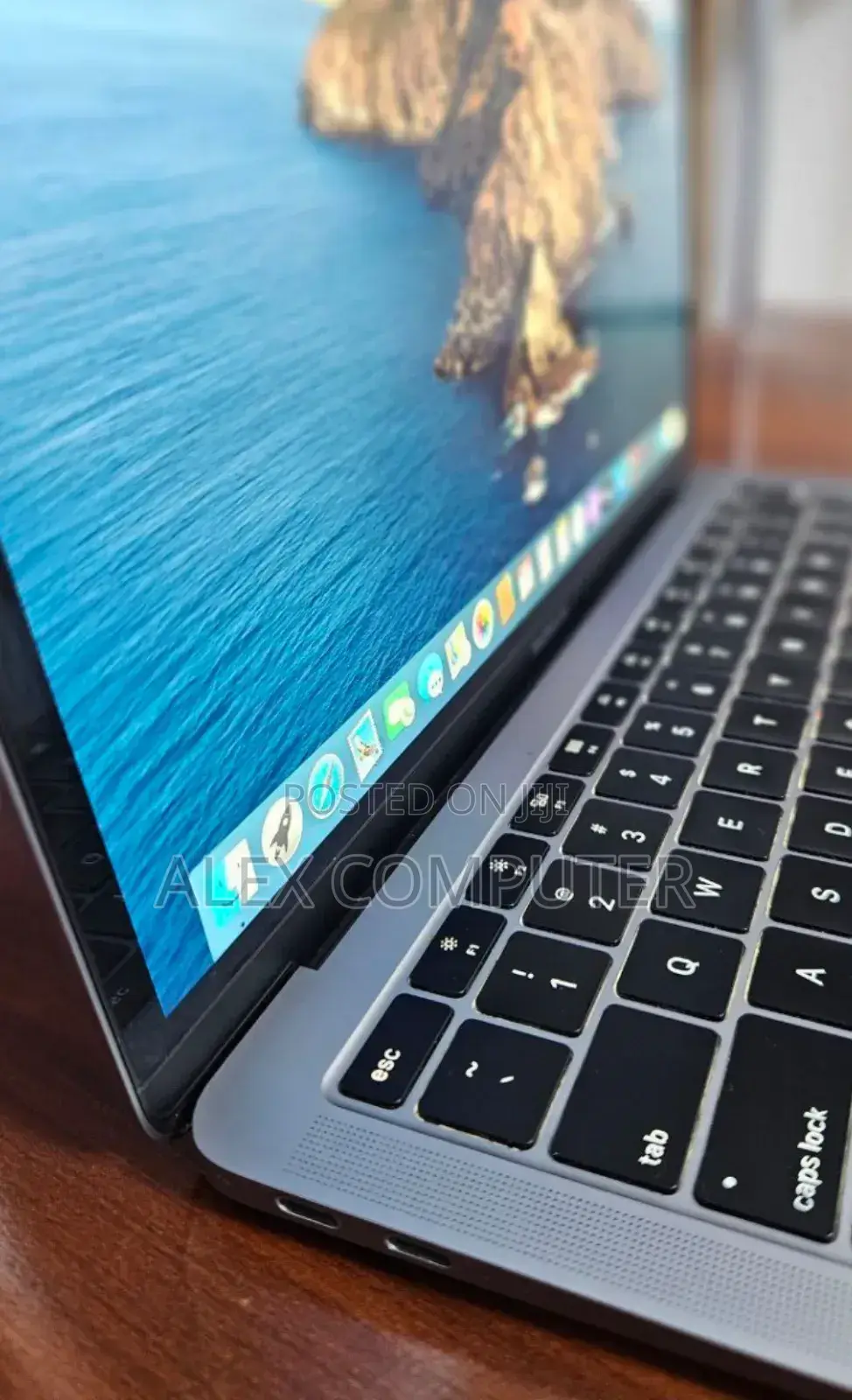 New Laptop Apple MacBook Air 2019 8GB Intel Core I5 SSD 128GB