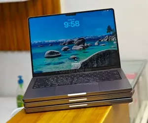 Photo - New Laptop Apple MacBook Pro M1 32GB Apple M1 Pro SSD 512GB