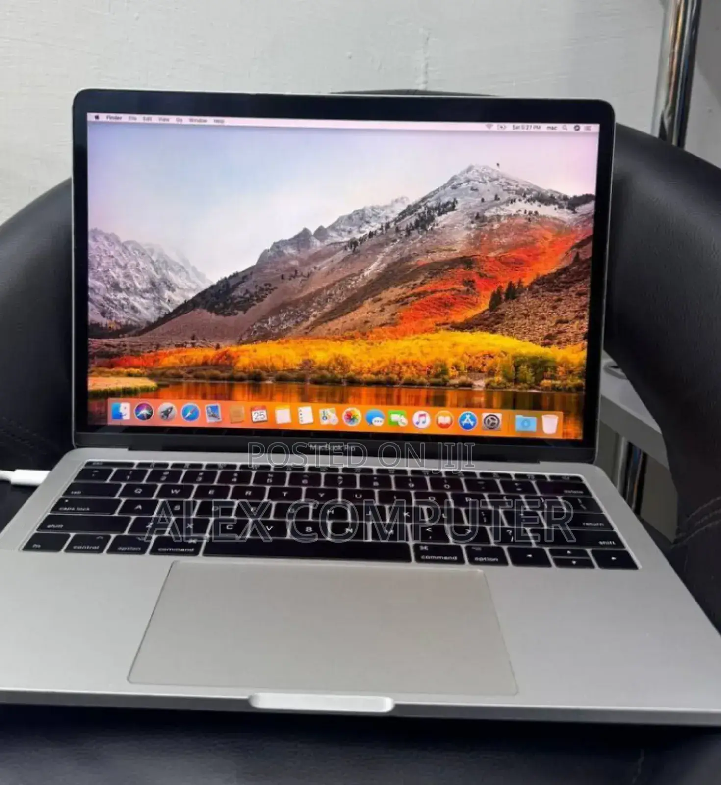 New Laptop Apple MacBook Pro 2017 8GB Intel Core I5 SSD 128GB