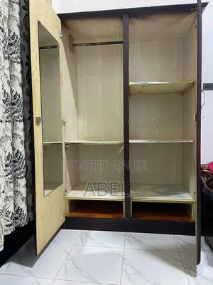 Photo - Closet (ቁም ሳጥን)