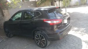 Nissan Qashqai 2017 Brown