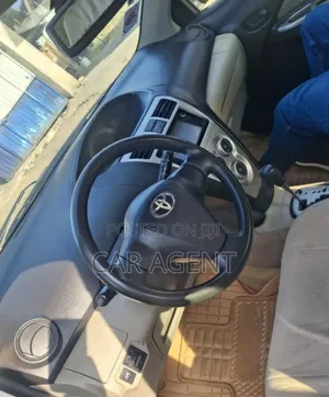 Toyota Yaris 2010 Gray