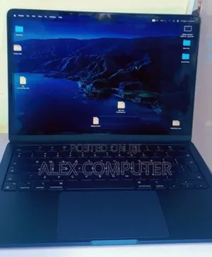 Photo - New Laptop Apple MacBook Air 2023 M2 16GB Apple M2 SSD 256GB