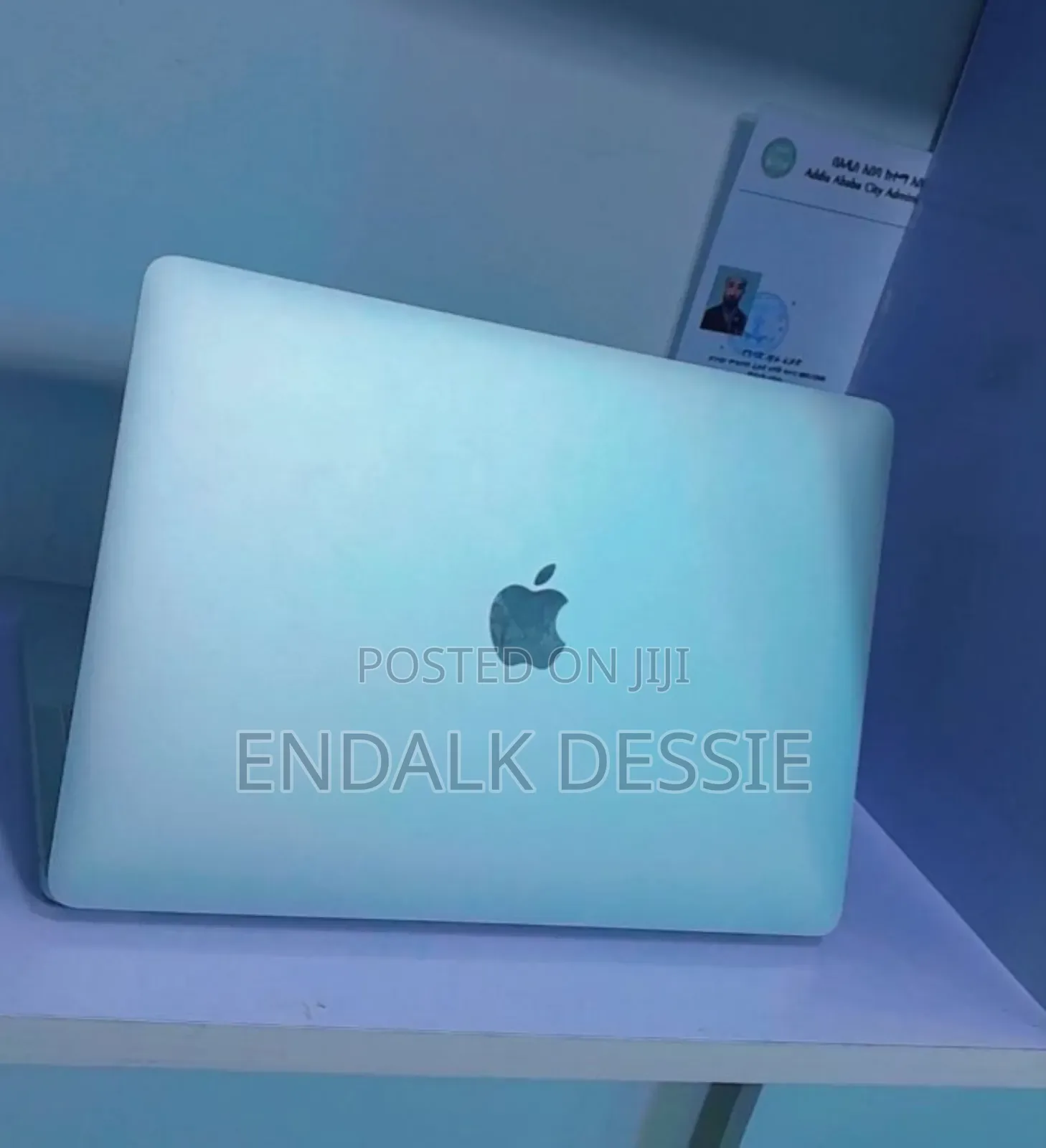 New Laptop Apple MacBook Pro 2022 M2 8GB Apple M2 SSD 256GB