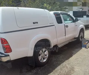 Toyota Hilux 2.5 D-4D 4X4 SRX 2012 White