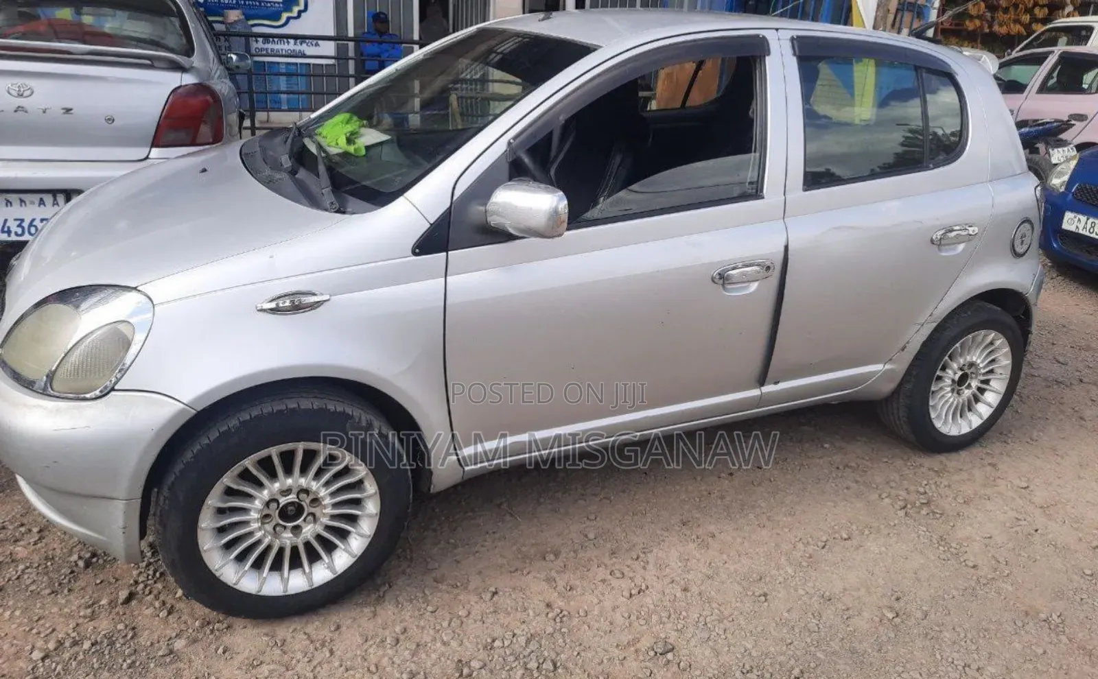 Toyota Vitz 2001 Silver