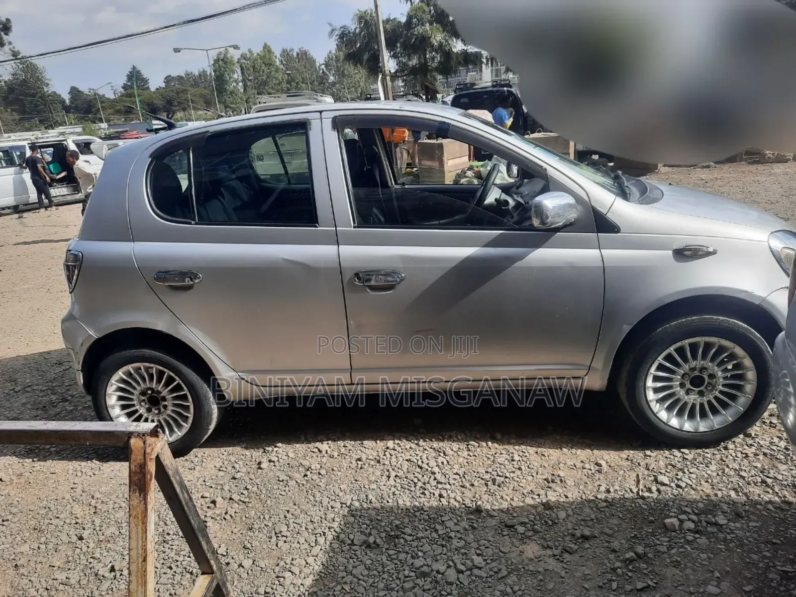 Toyota Vitz 2001 Silver