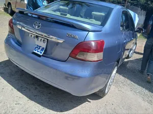 Toyota Yaris 2010 Blue