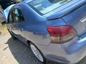 Toyota Yaris 2010 Blue