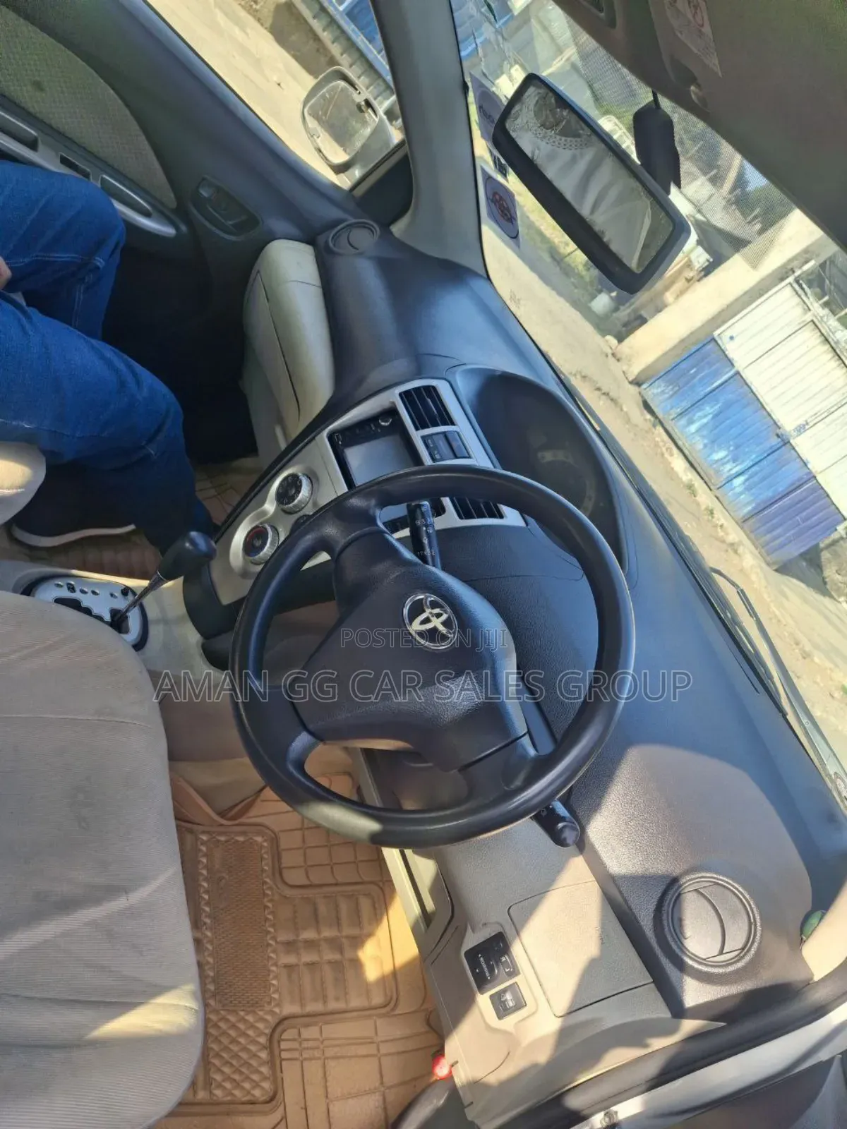 Toyota Yaris 2011 Silver